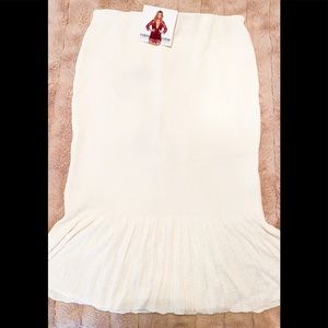 White knit skirt